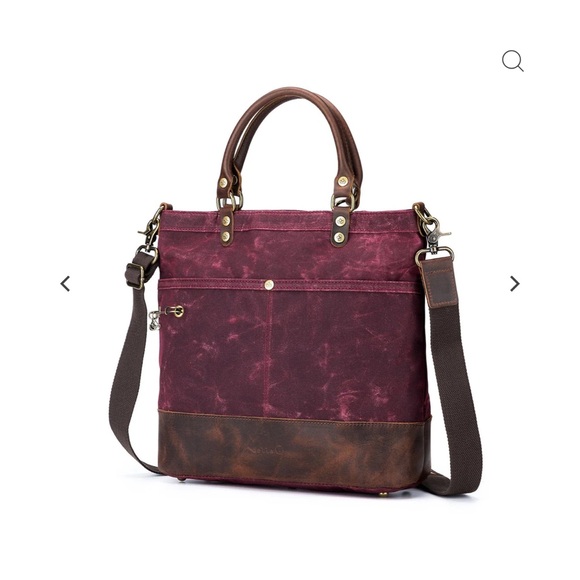 Della Q Makers Tote - Picture 2 of 14